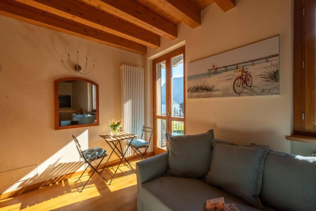 Happy Guest Apartments - Feel The Lake Riva di Solto Eksteriør billede
