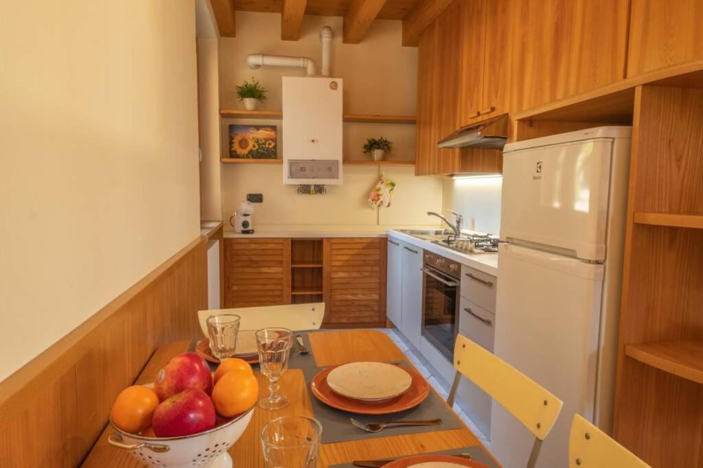 Happy Guest Apartments - Feel The Lake Riva di Solto Eksteriør billede